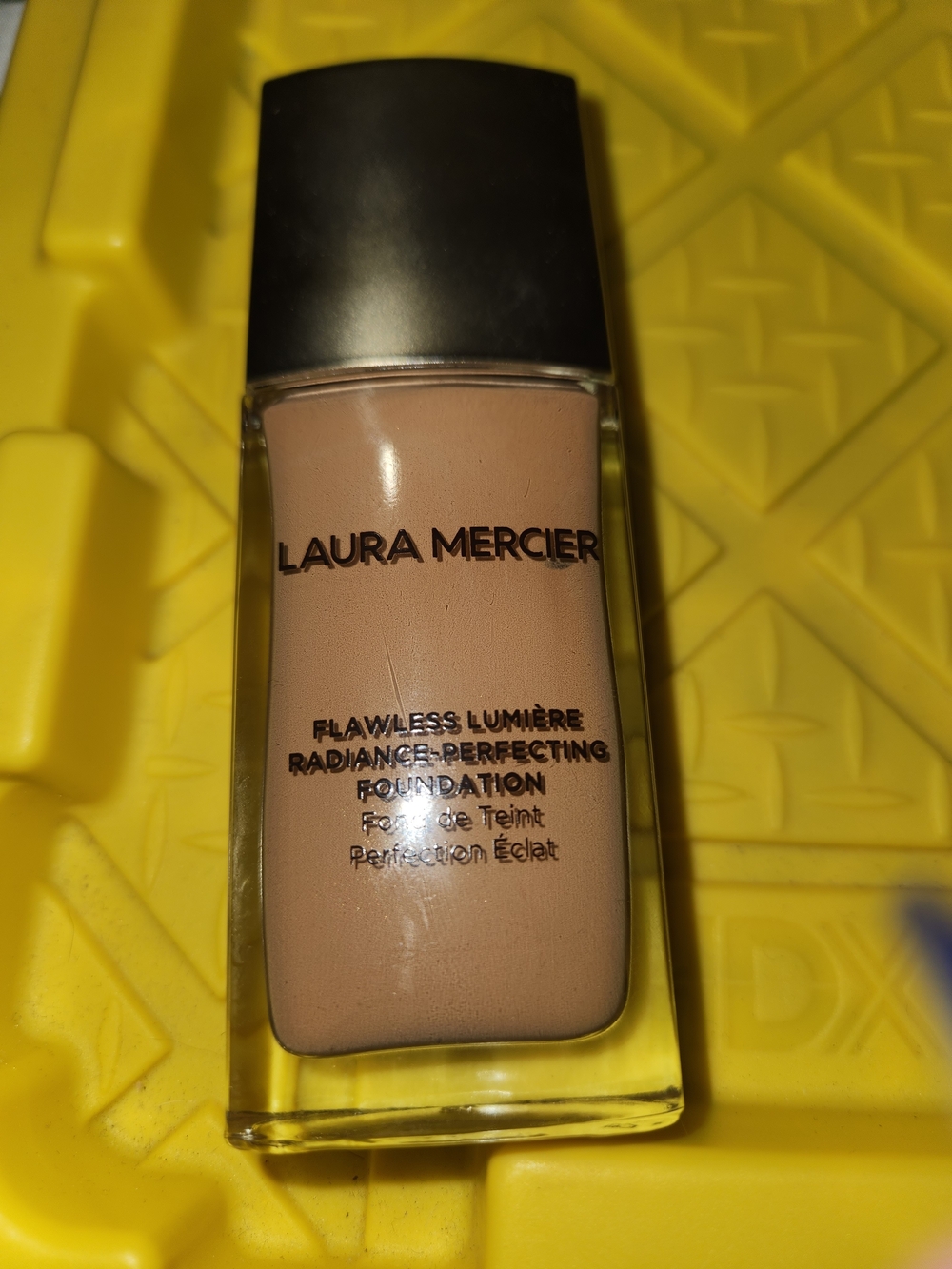 laura mercier Foundation Bottle in Nude Beige